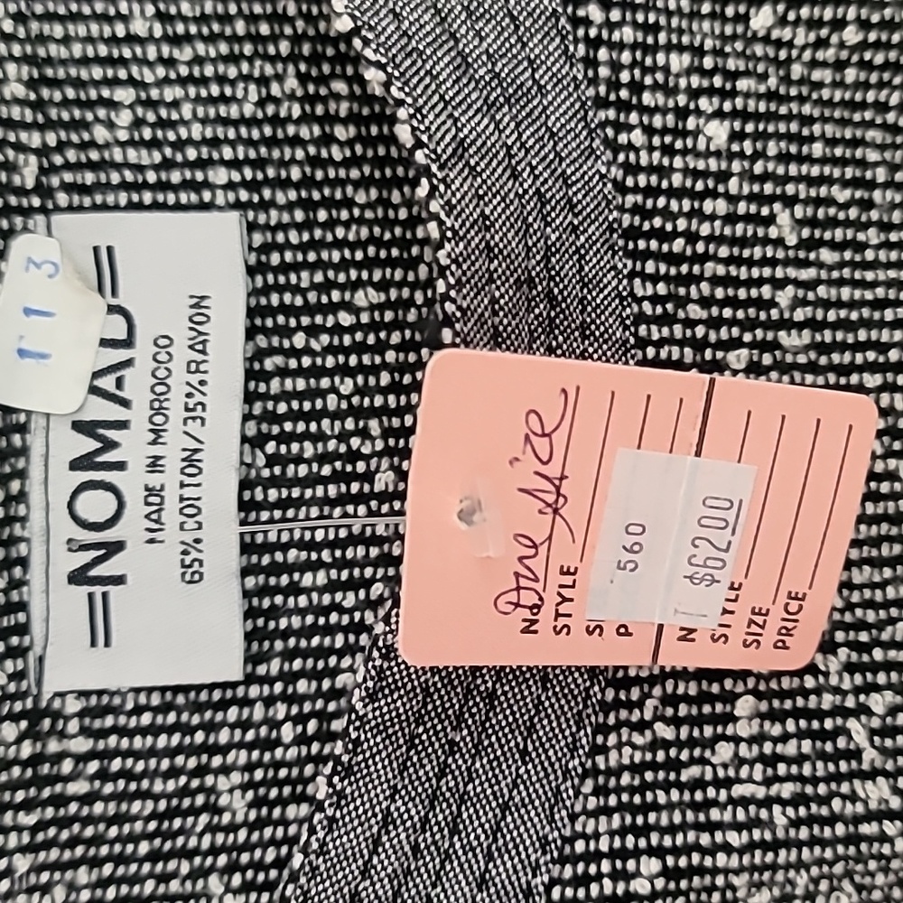 Black & white top from Dairi - Picture 2 of 3